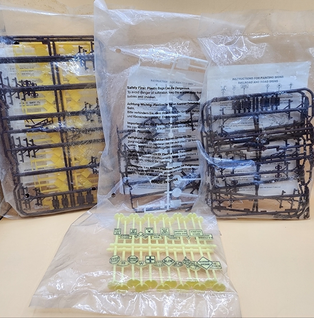 Bachmann HO Scale Train Accessories Lot Road Street Signs Telephone Poles